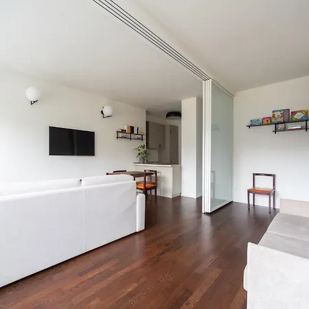 Charming & Bright Near Milan's Fashion District *