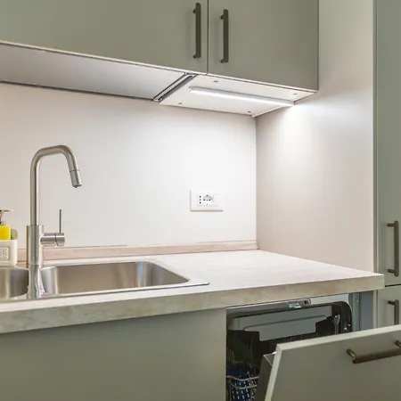 Aparthotel Charming & Bright Near Milan's Fashion District *