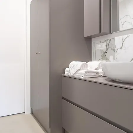 Aparthotel Charming & Bright Near Milan's Fashion District Milan