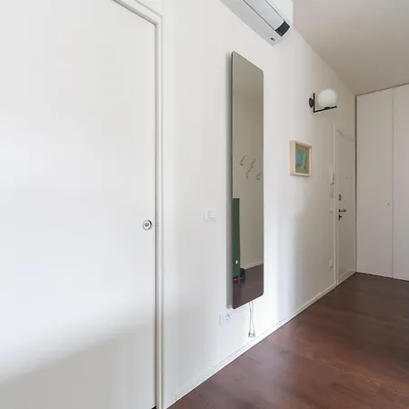 Charming & Bright Near Milan's Fashion District *