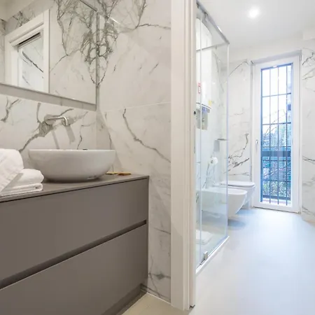 Charming & Bright Near Milan's Fashion District Apartmanhotel *