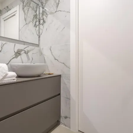 Aparthotel Charming & Bright Near Milan's Fashion District Milan